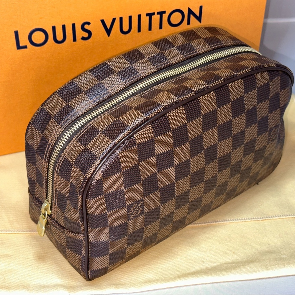 Louis Vuitton Toiletry Trousse 25 Cosmetic Pouch Damier Ebene